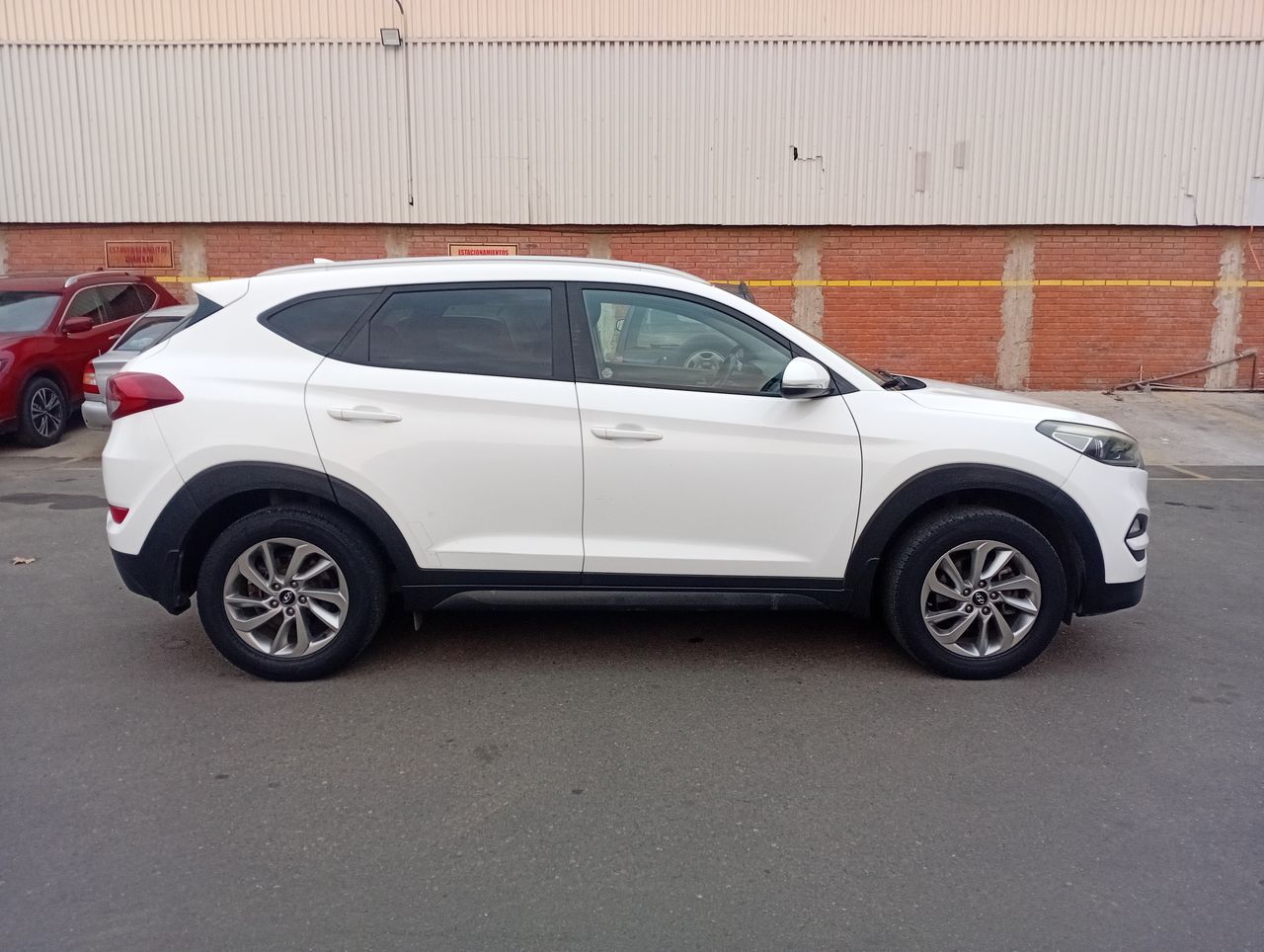 HYUNDAI - 8