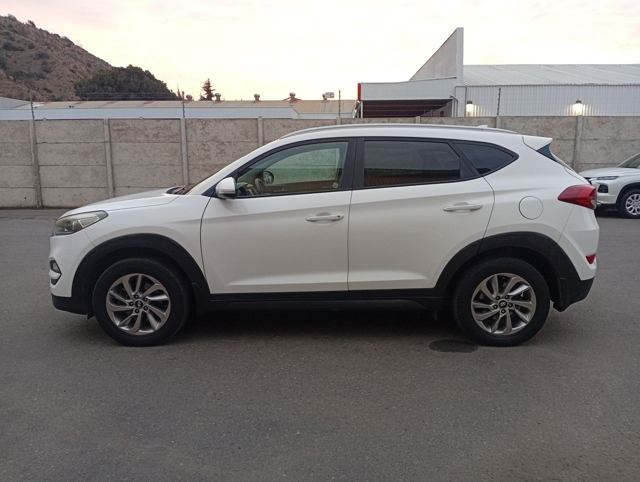 HYUNDAI - 4