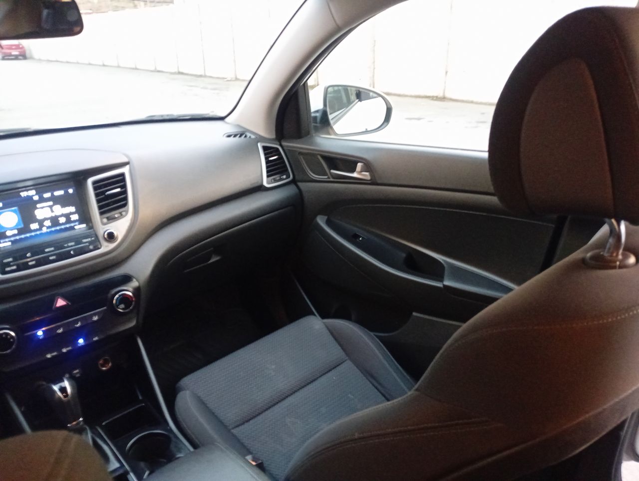 HYUNDAI - 10