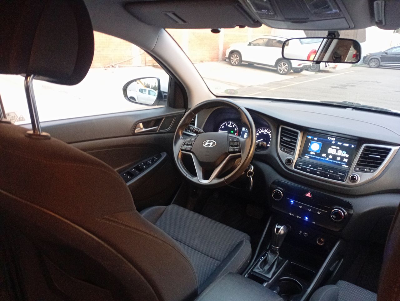 HYUNDAI - 16