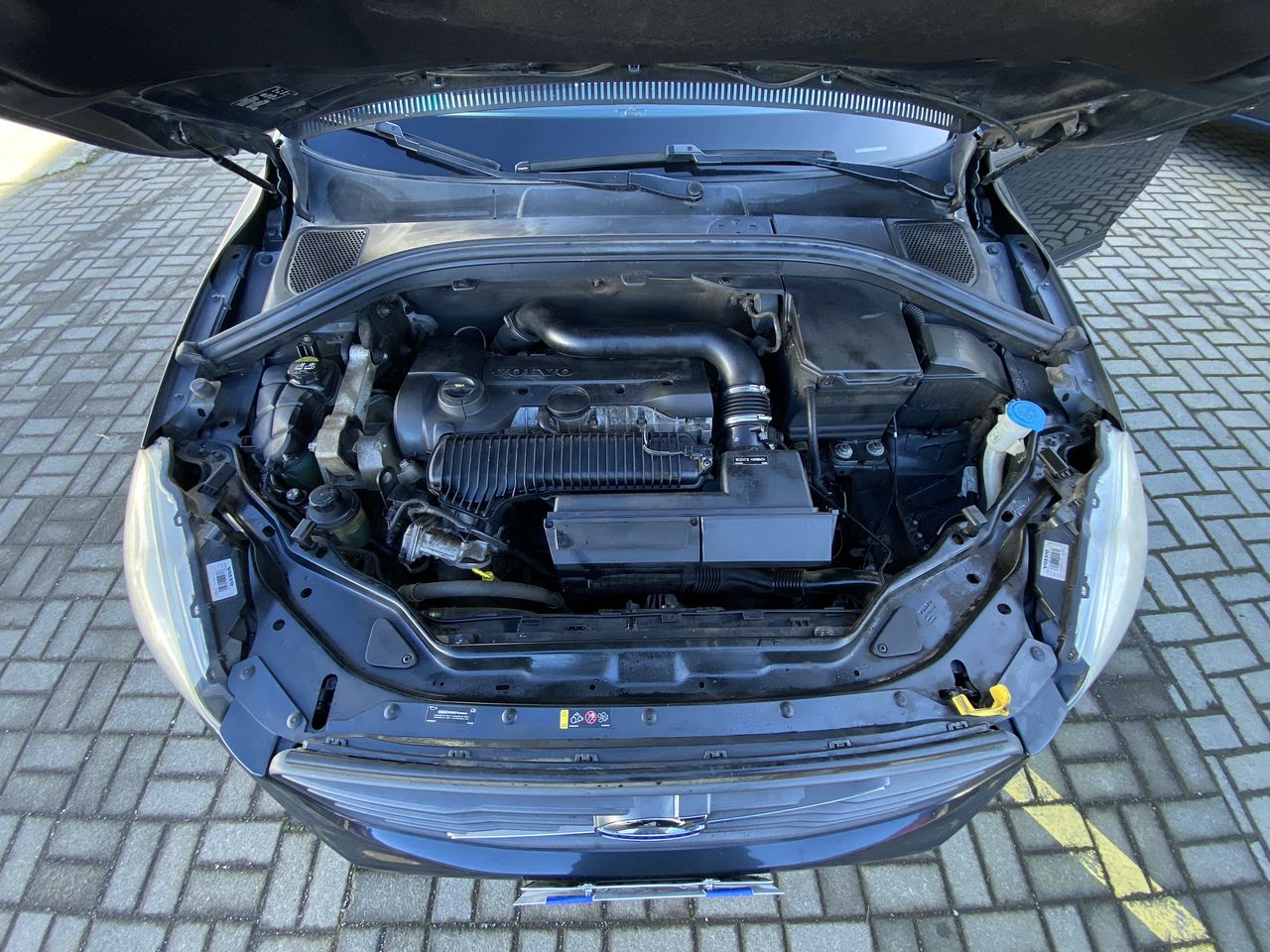 VOLVO - 16