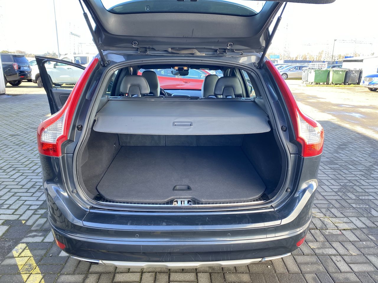 VOLVO - 20