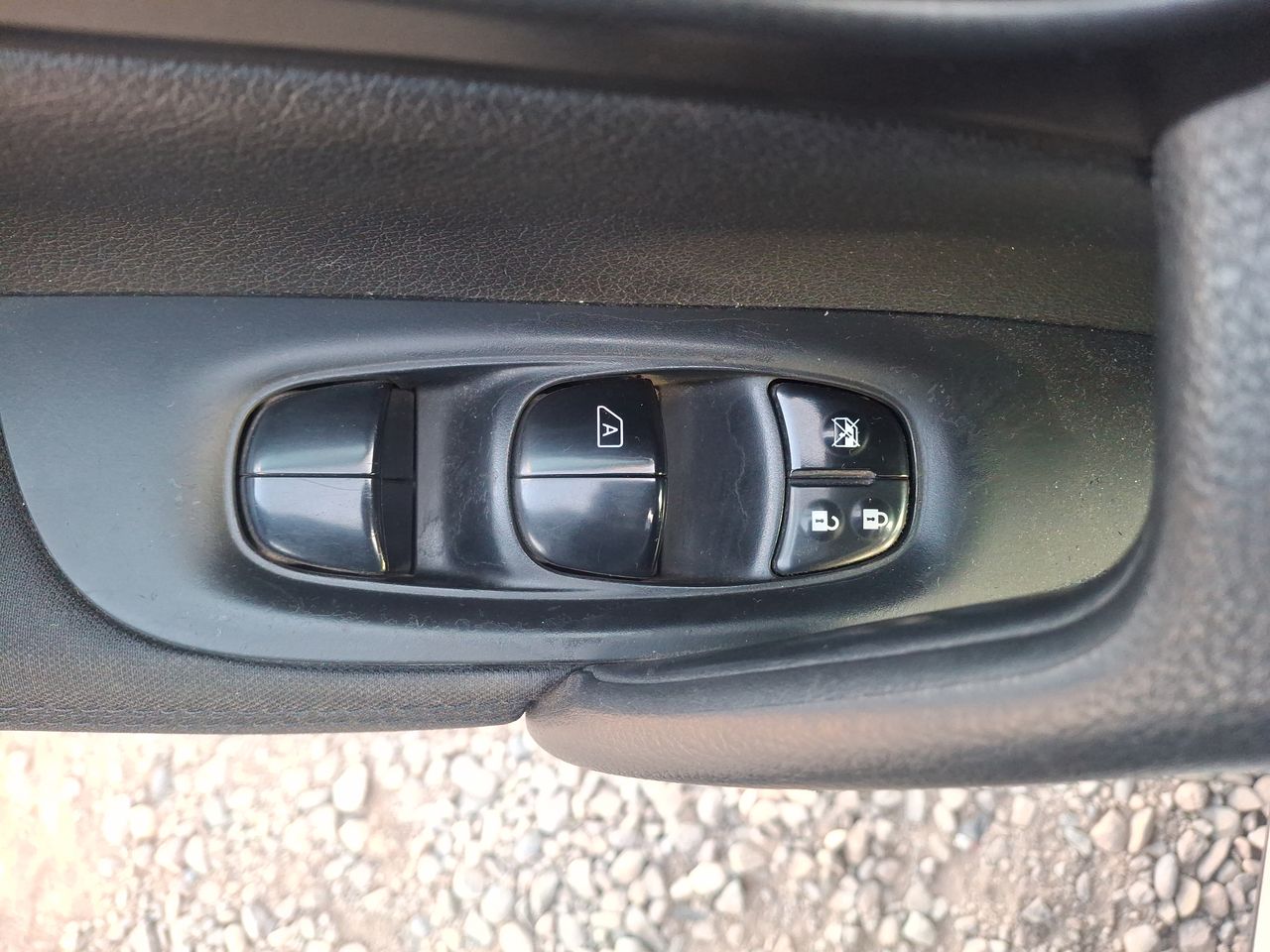 NISSAN - 13