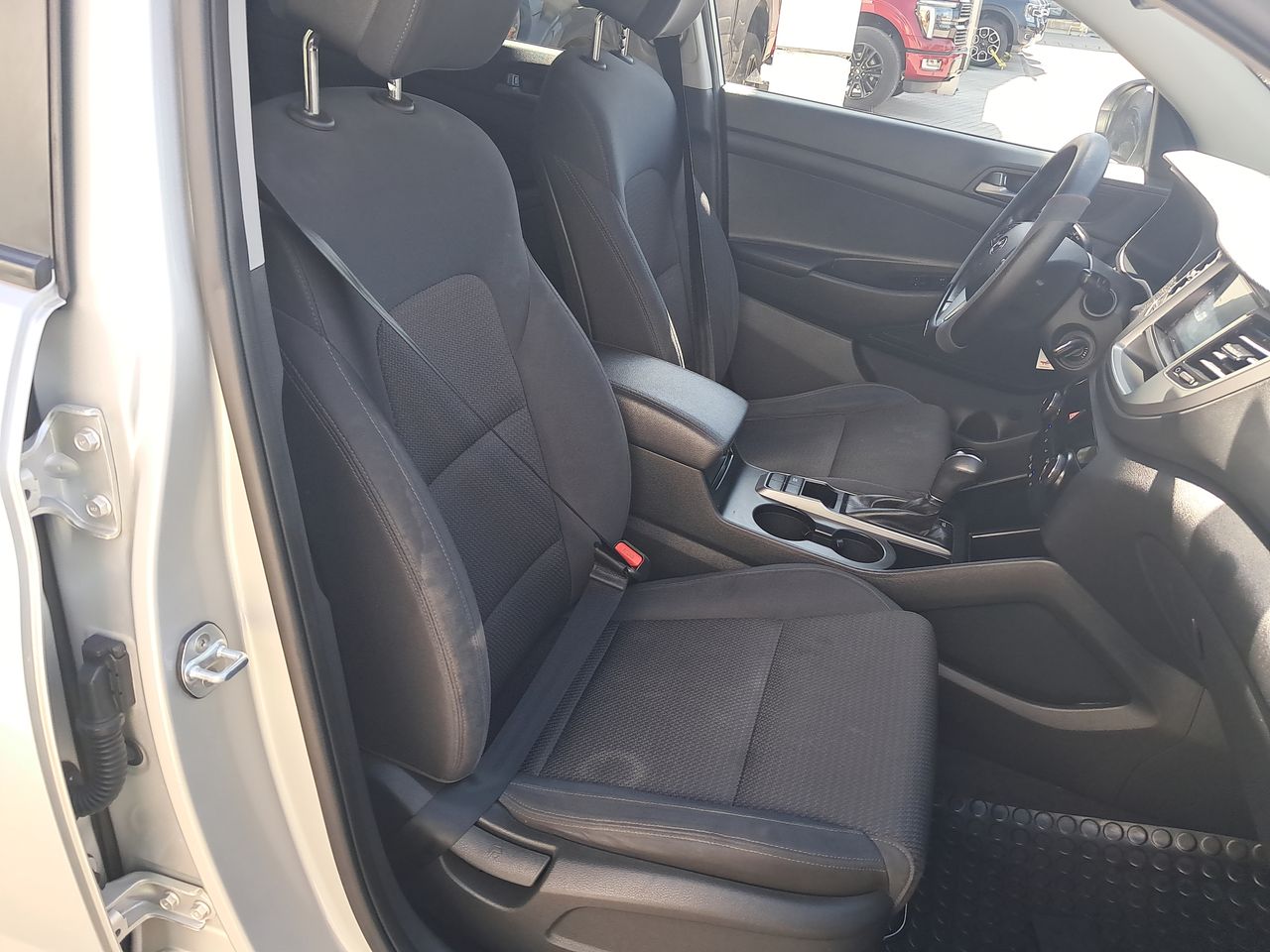 HYUNDAI - 32