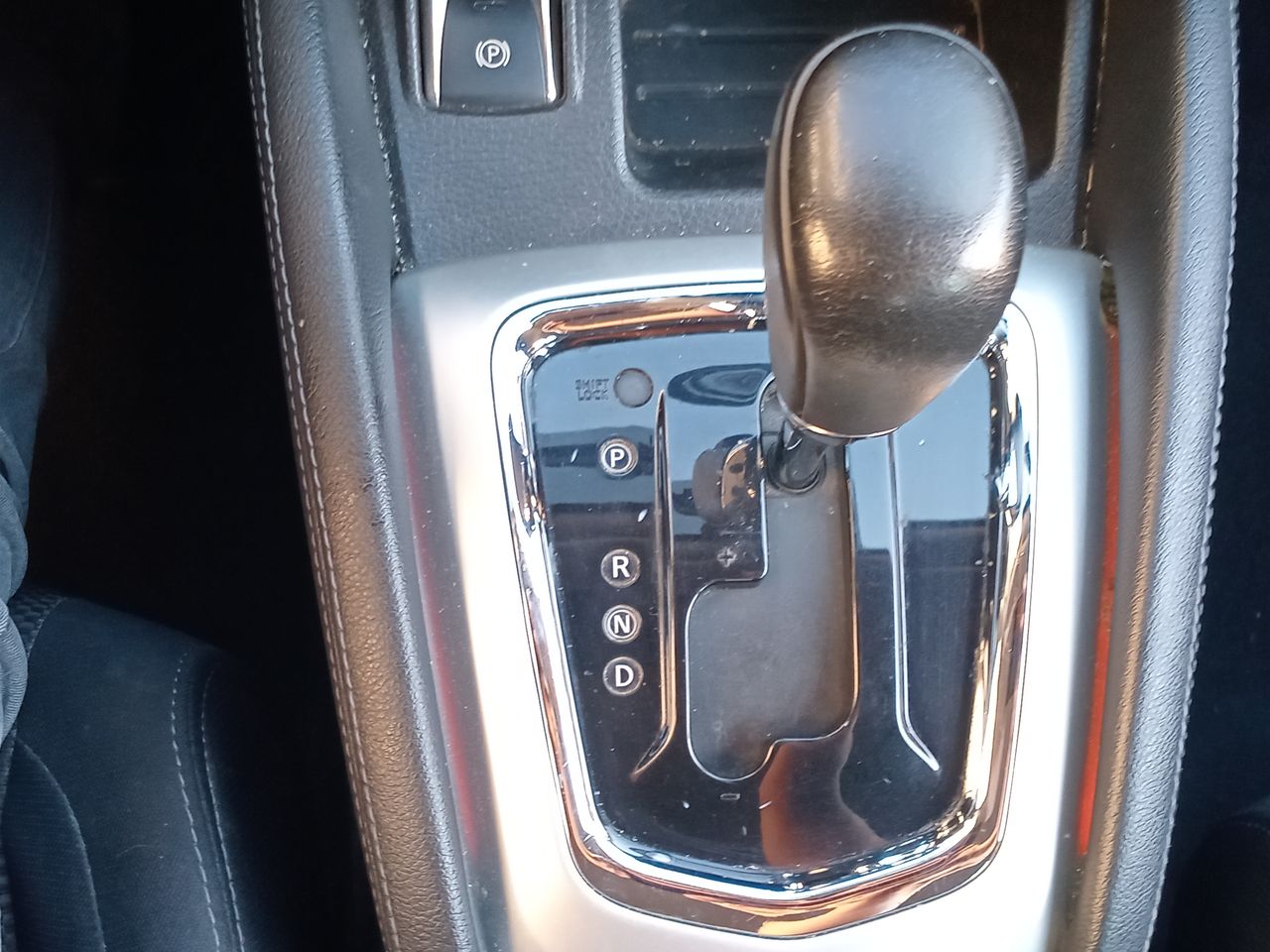 NISSAN - 27