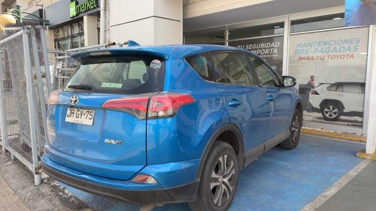 TOYOTA - 4