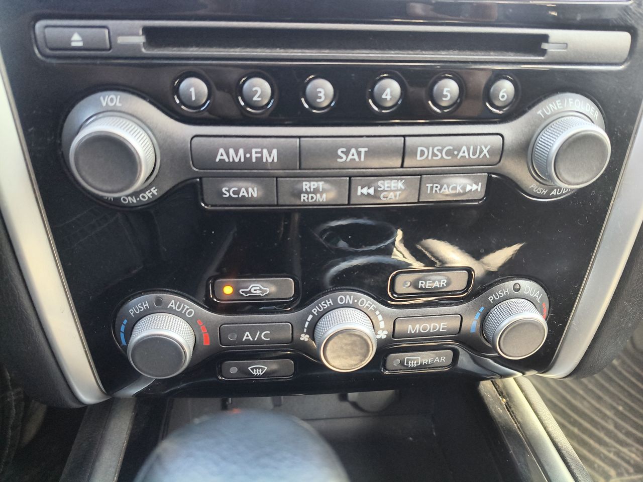NISSAN - 19