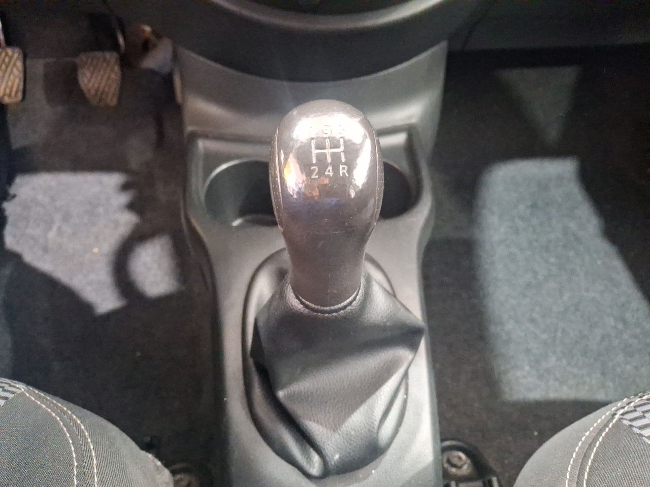 NISSAN - 28