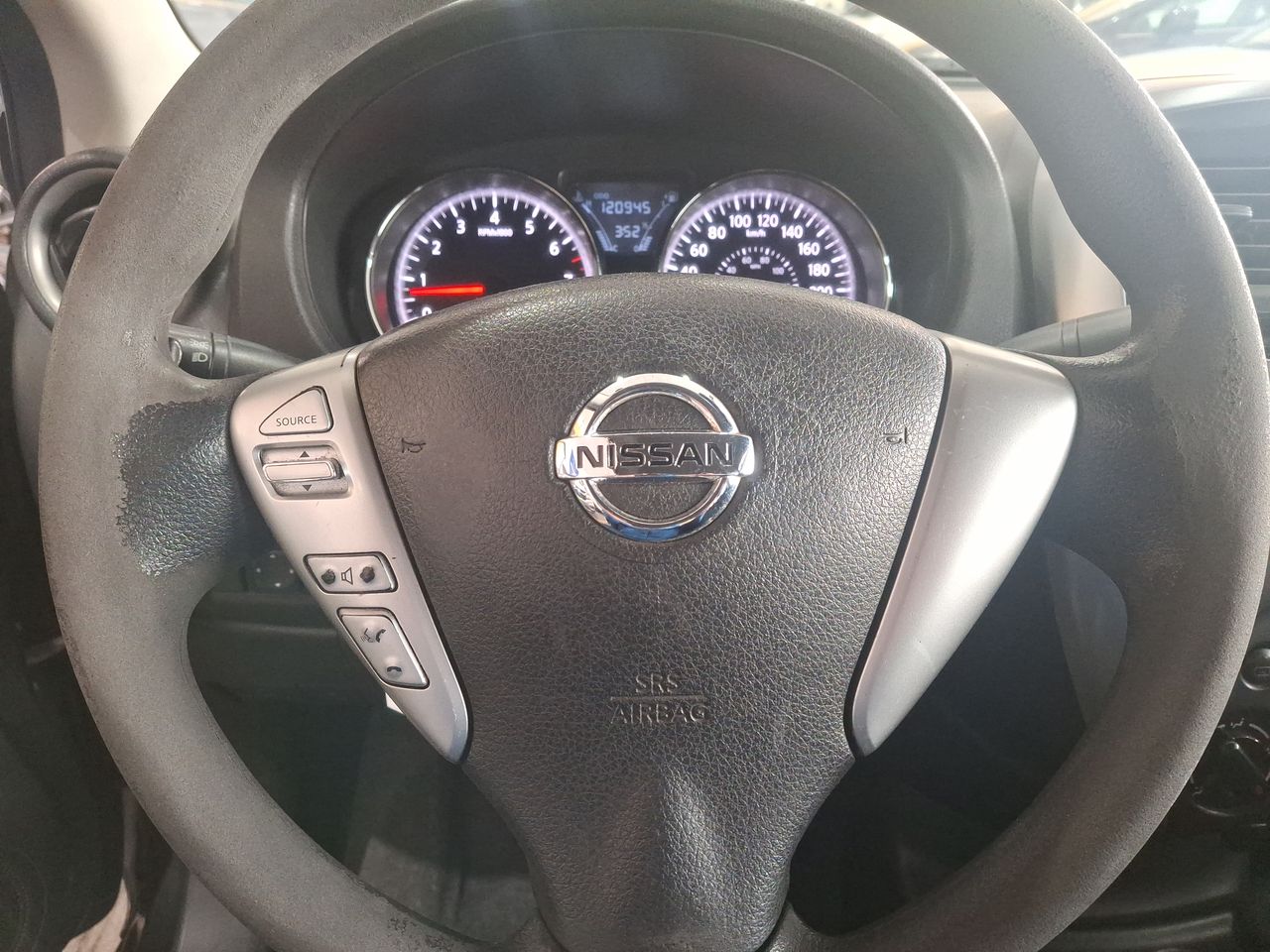 NISSAN - 23
