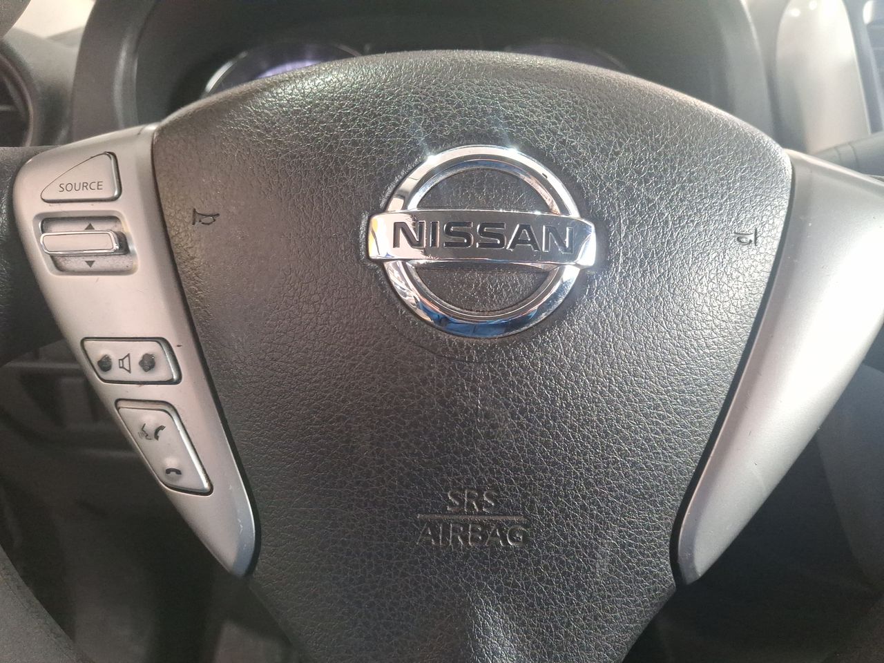 NISSAN - 24