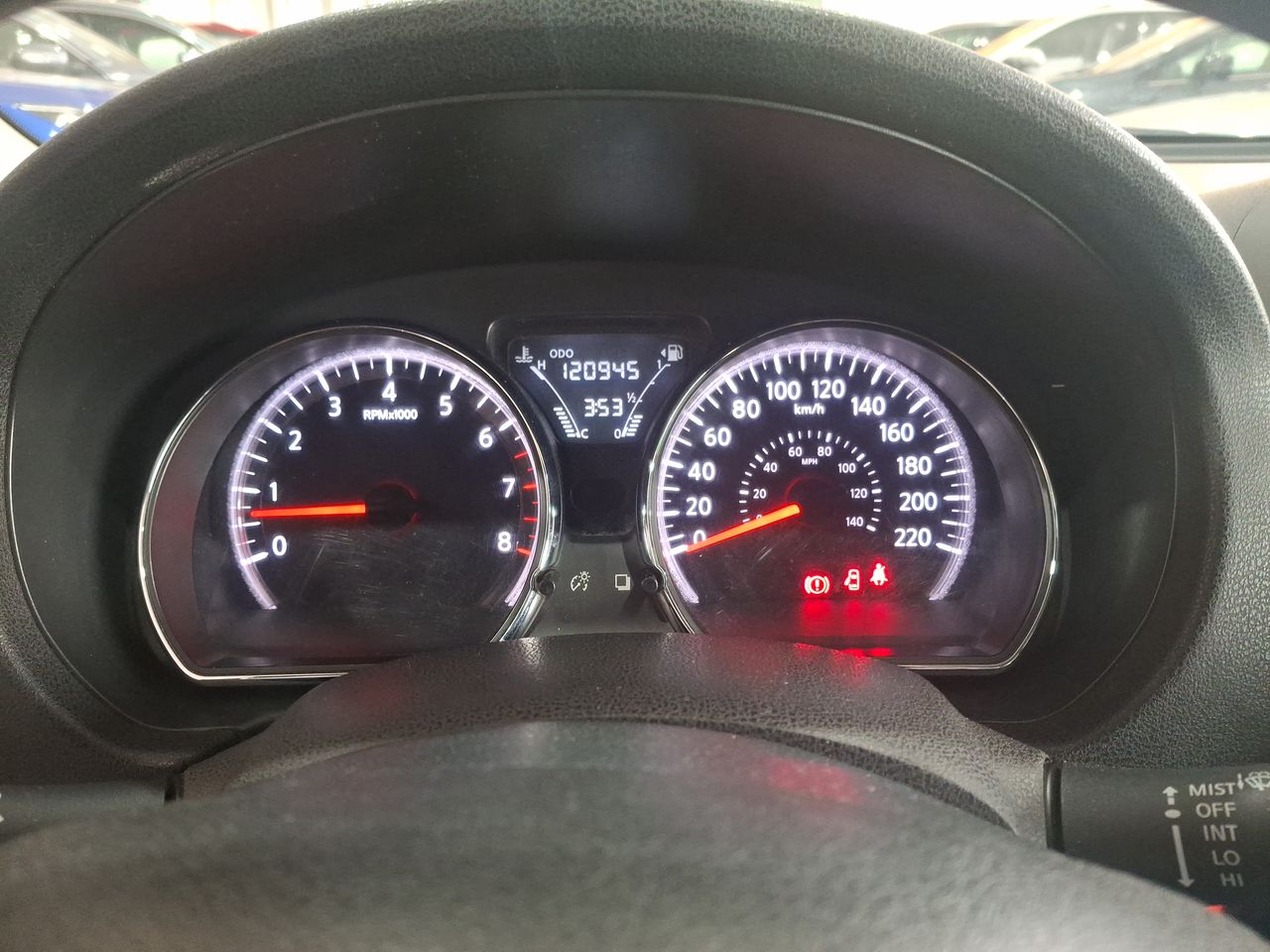NISSAN - 25