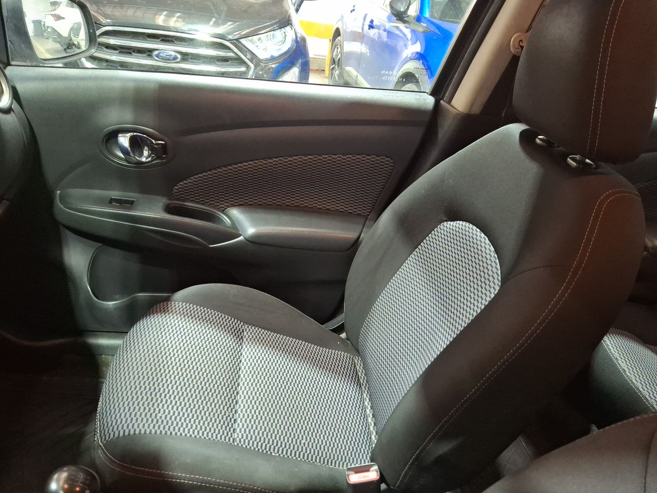 Nissan Versa — foto 23 de 25