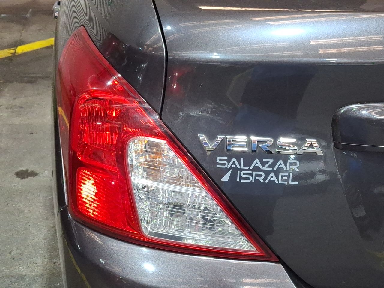 Nissan Versa — foto 12 de 25
