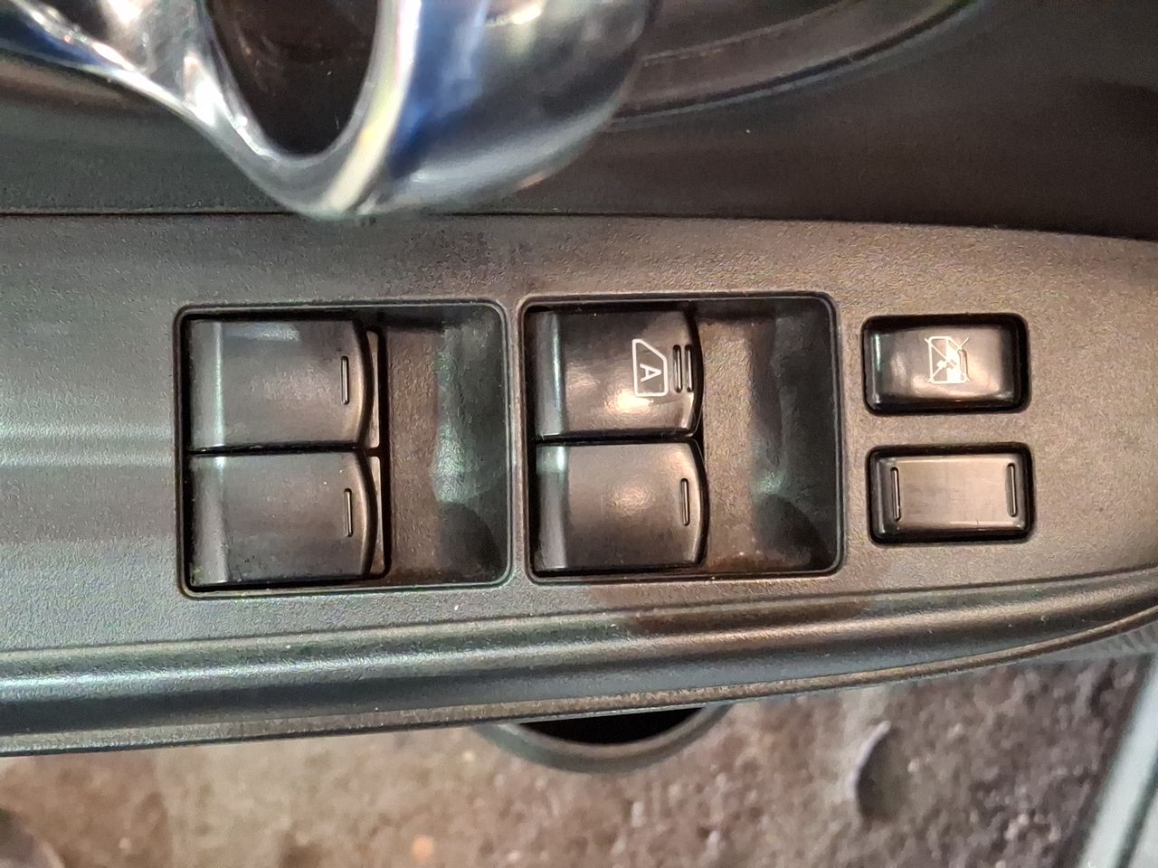 Nissan Versa — foto 14 de 25