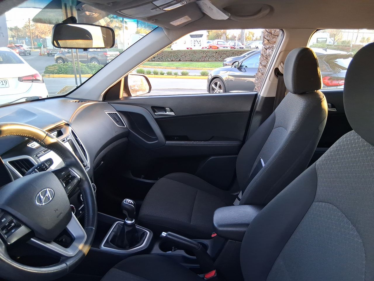 HYUNDAI - 10