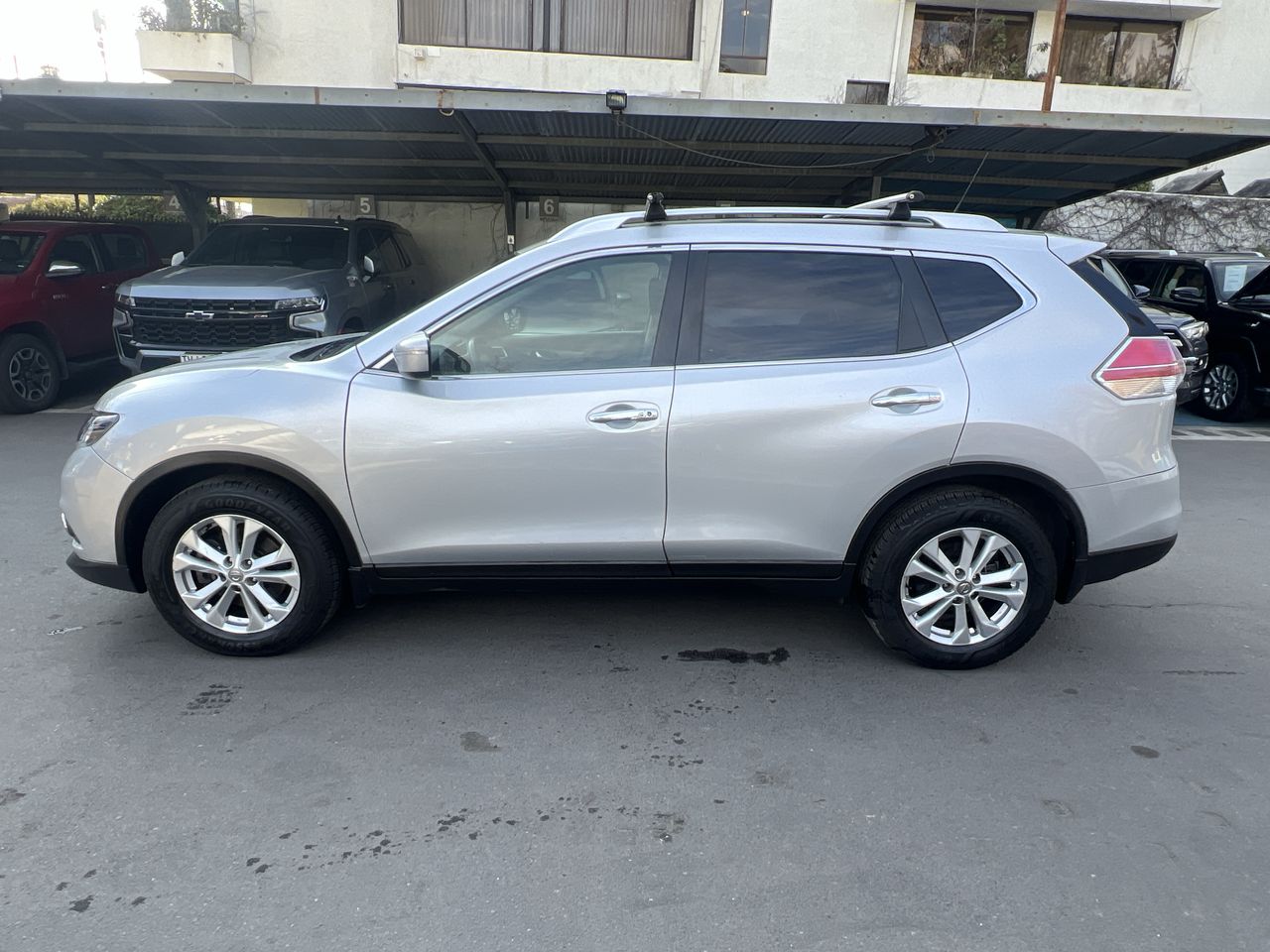 NISSAN - 4