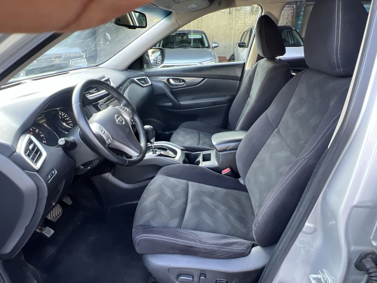 NISSAN - 16
