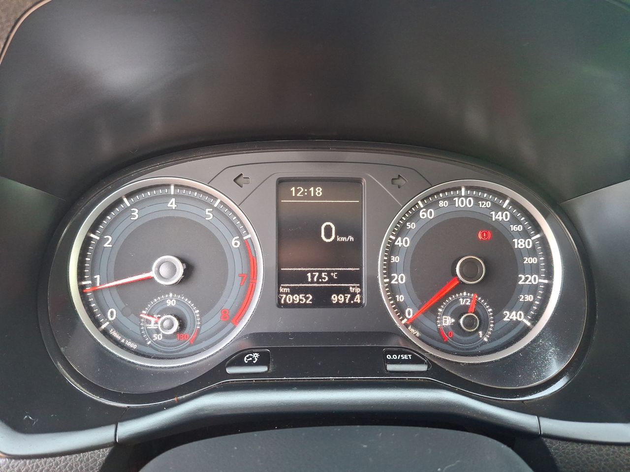 VOLKSWAGEN - 26