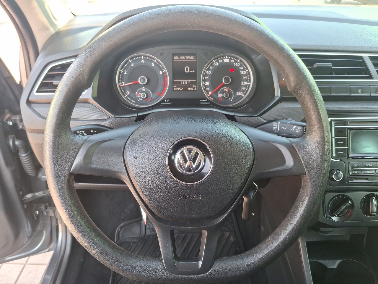 VOLKSWAGEN - 24