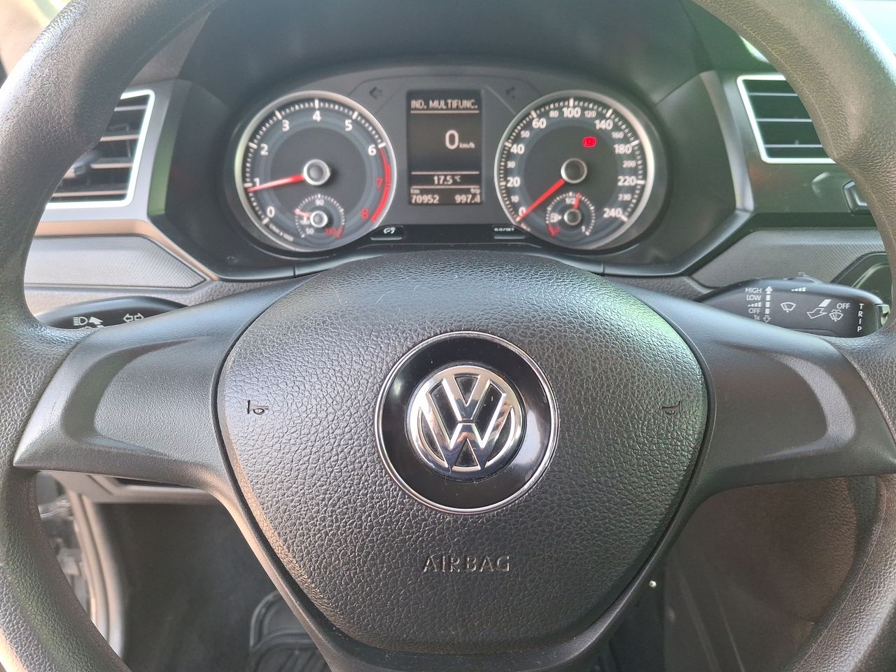 VOLKSWAGEN - 25