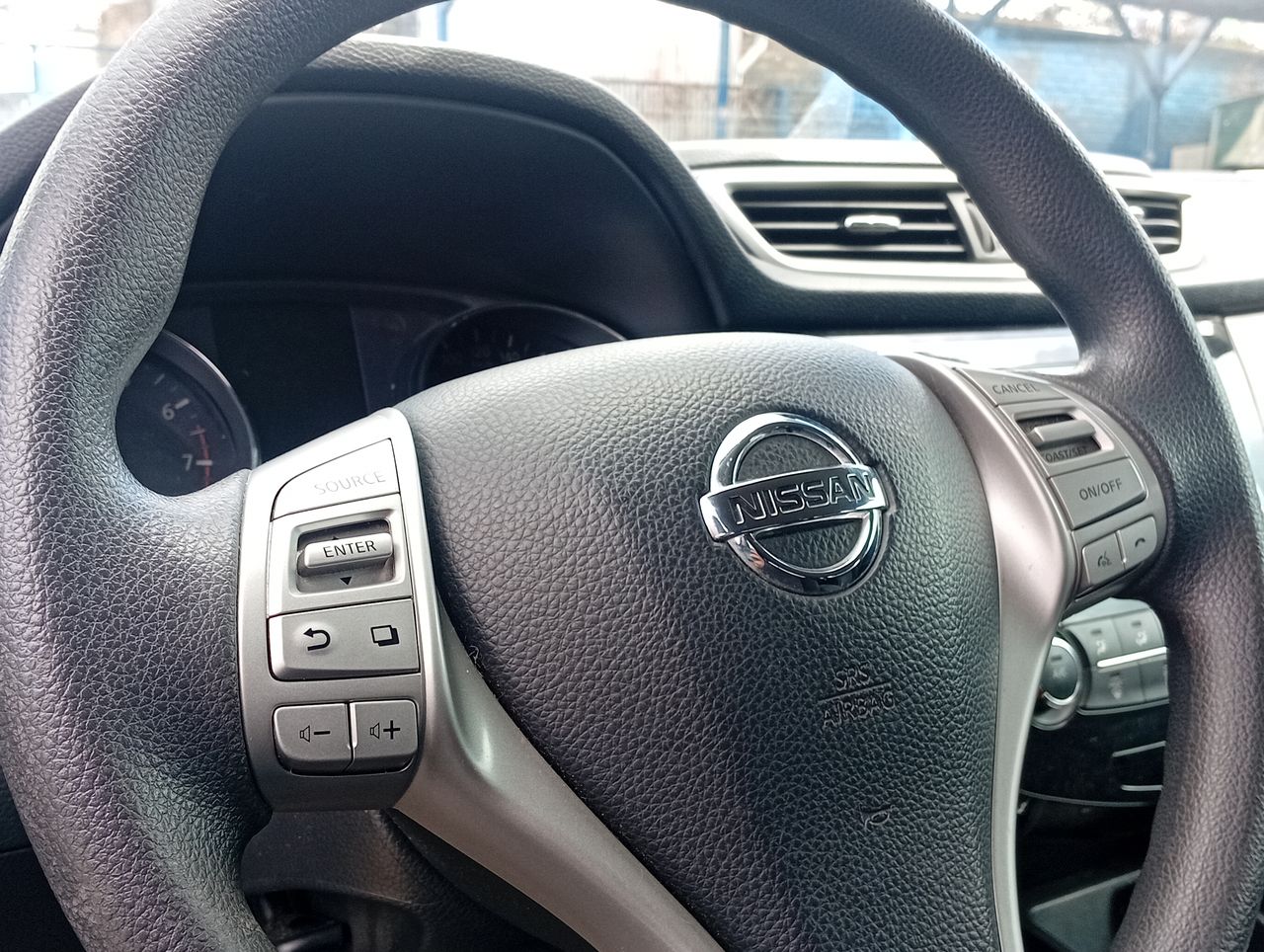 NISSAN - 26