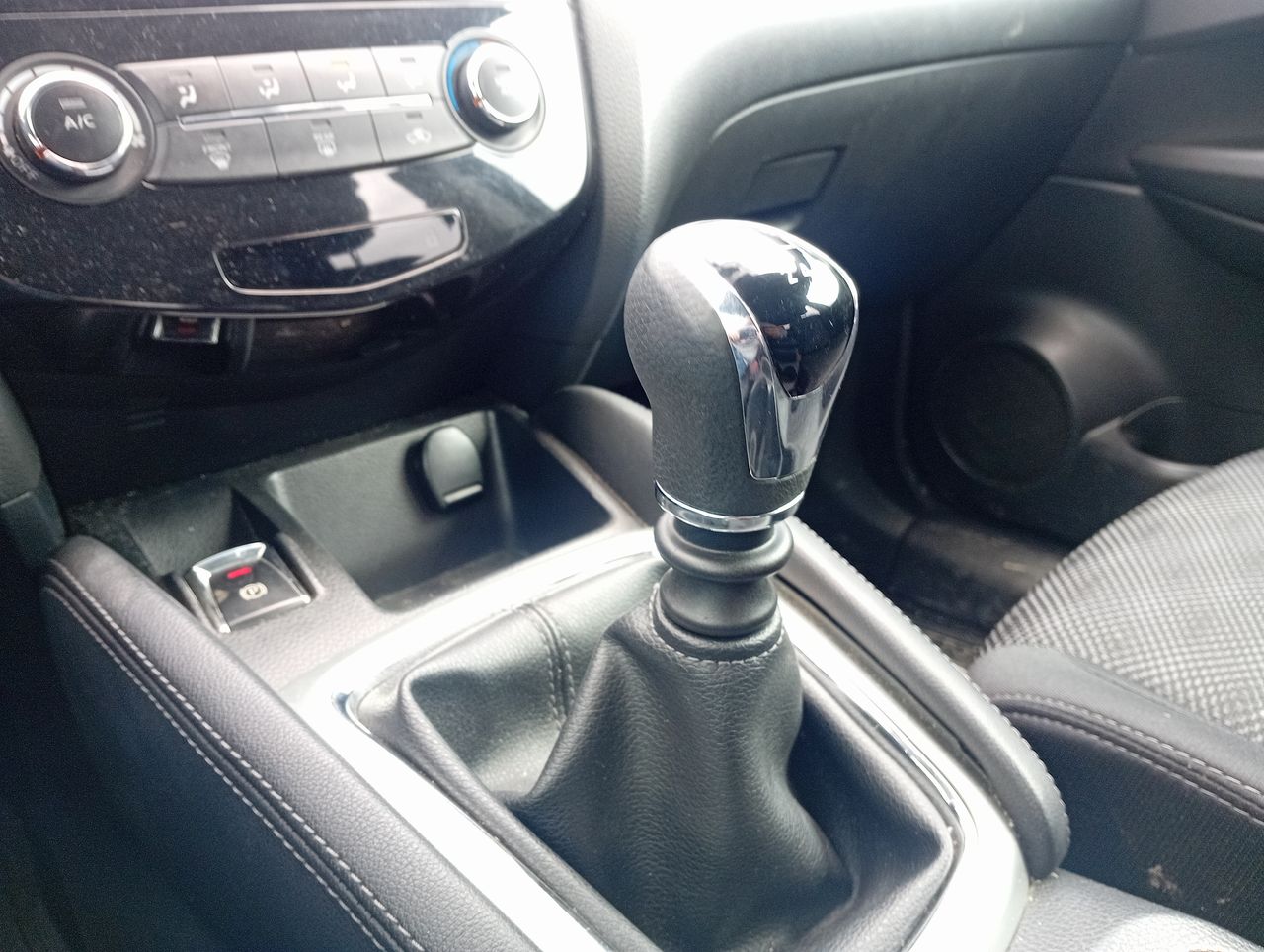 NISSAN - 29