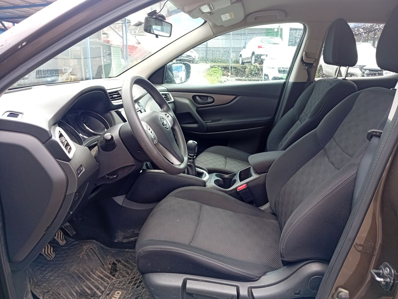 NISSAN - 24