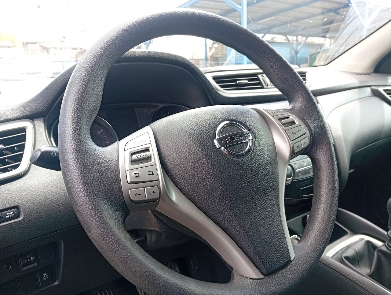 NISSAN - 25