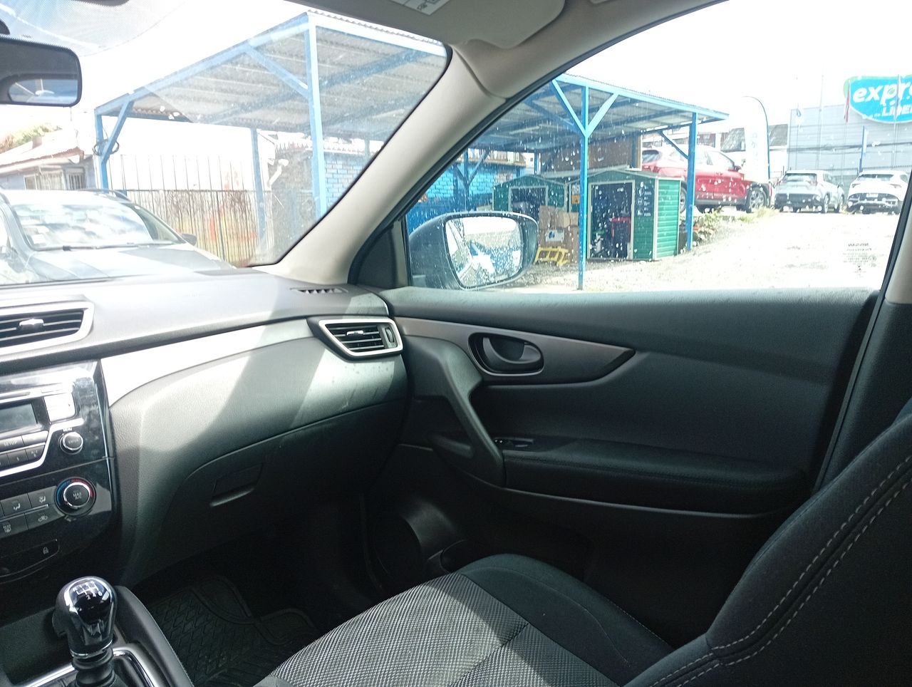 NISSAN - 16