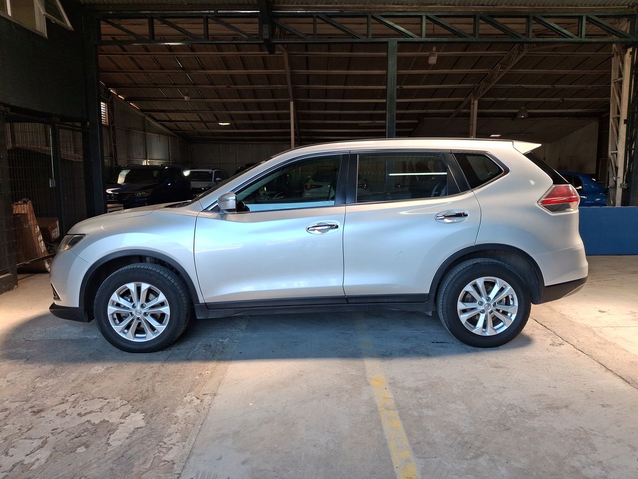 NISSAN - 4