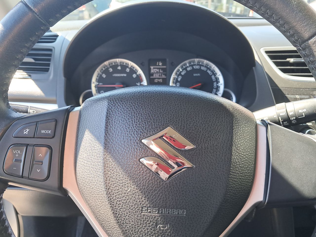 SUZUKI - 26