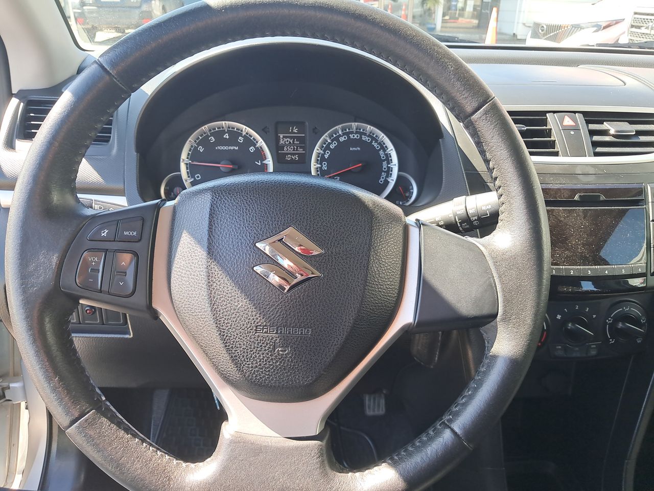 SUZUKI - 25