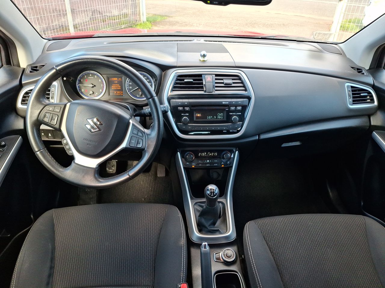 Suzuki S-Cross — foto 24 de 27