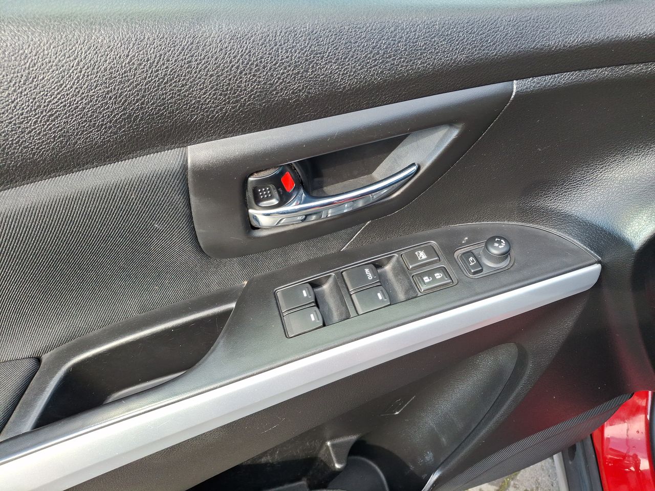 Suzuki S-Cross — foto 15 de 27