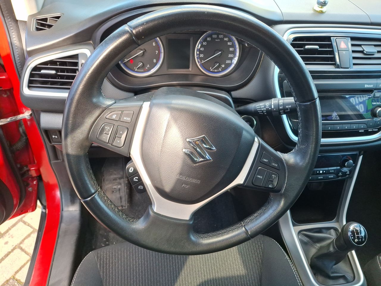 Suzuki S-Cross — foto 18 de 27