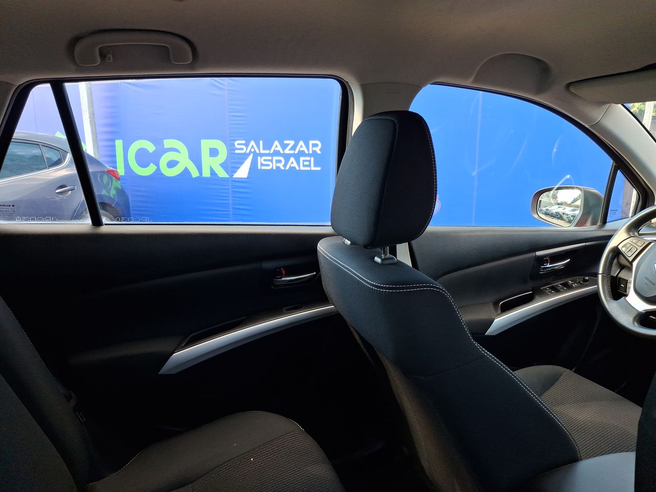 Suzuki S-Cross — foto 8 de 27