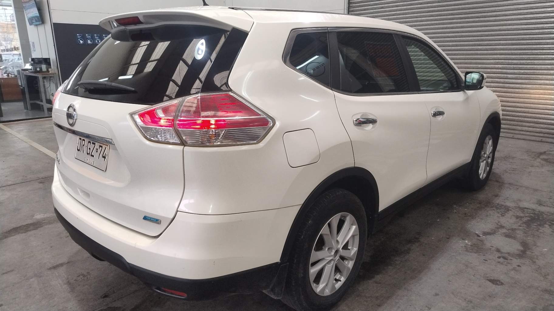 NISSAN - 4