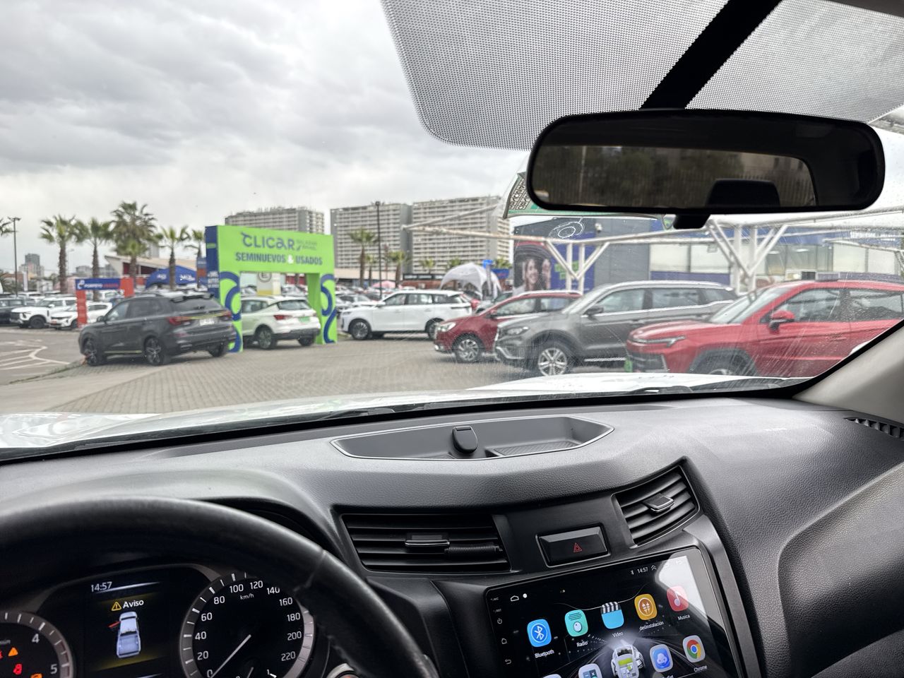 Nissan Np300 — foto 25 de 27