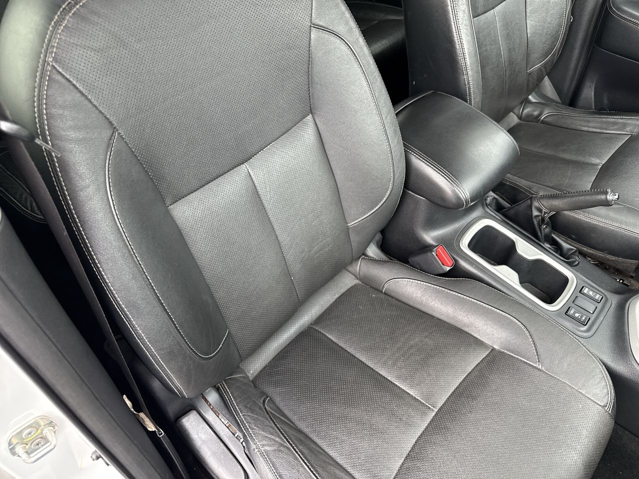 Nissan Np300 — foto 26 de 27
