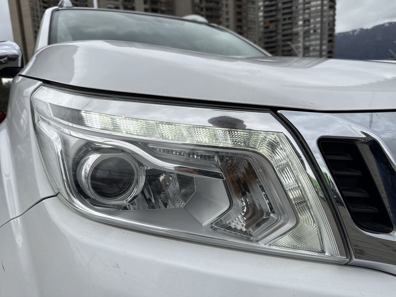 Nissan Np300 — foto 11 de 27