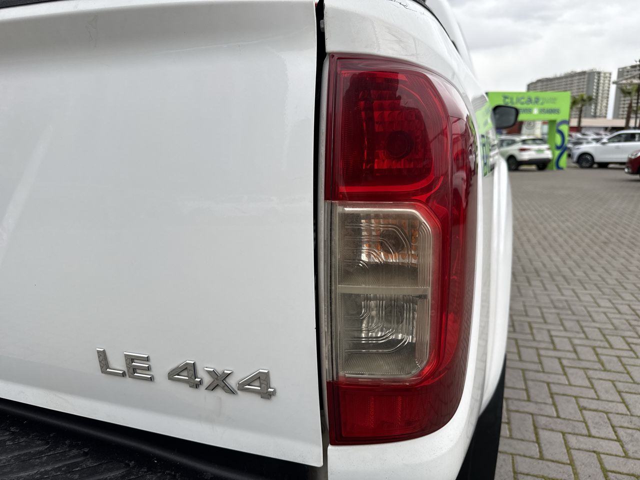 Nissan Np300 — foto 13 de 27