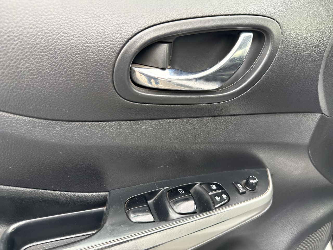 Nissan Np300 — foto 15 de 27