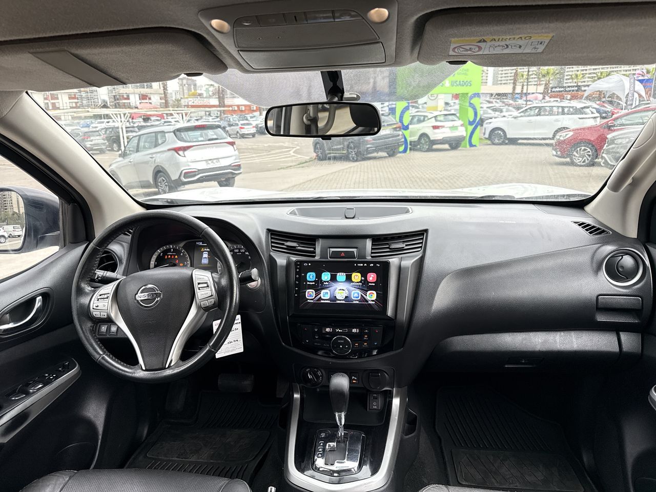 Nissan Np300 — foto 2 de 27