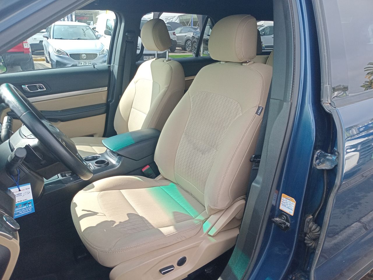 Ford Explorer — foto 23 de 35