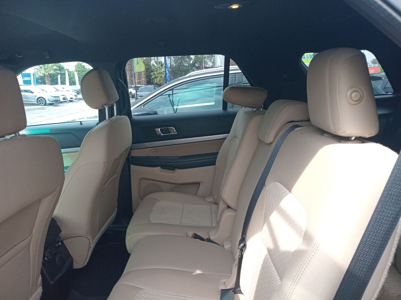 Ford Explorer — foto 12 de 35