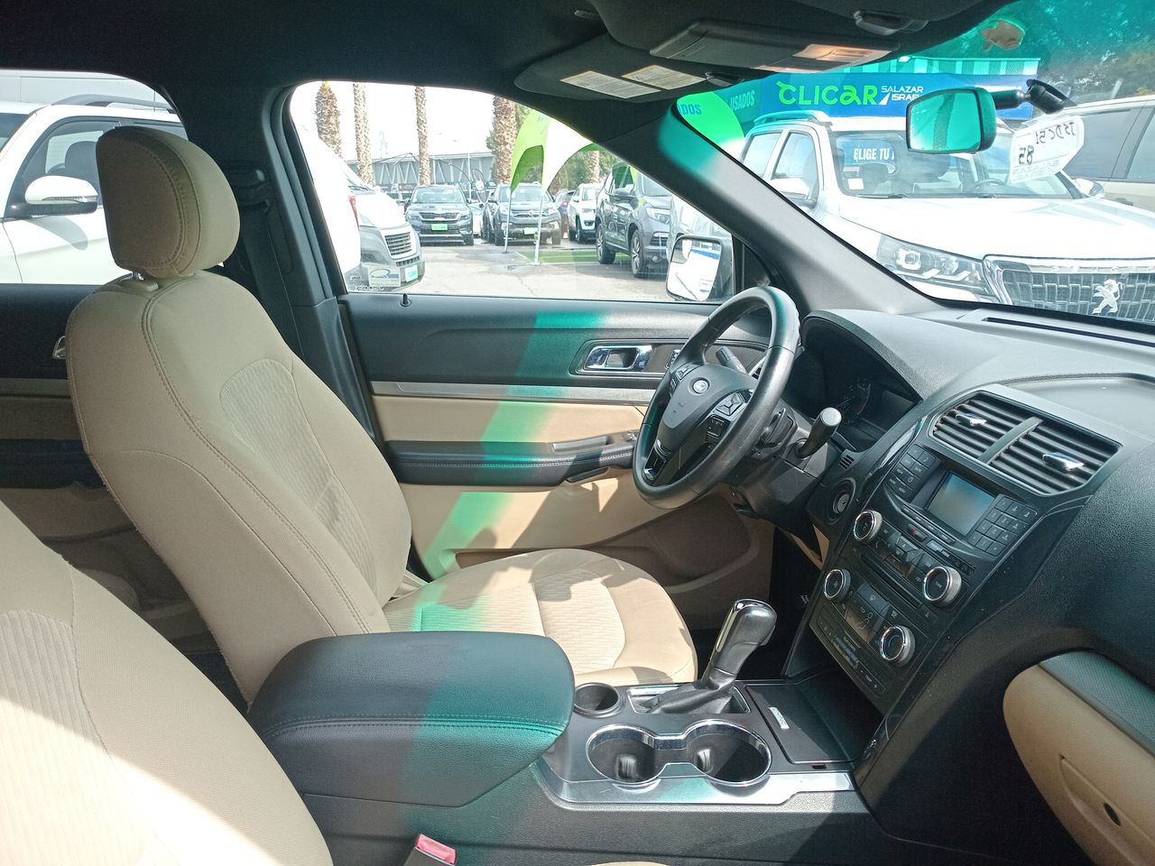 Ford Explorer — foto 15 de 35