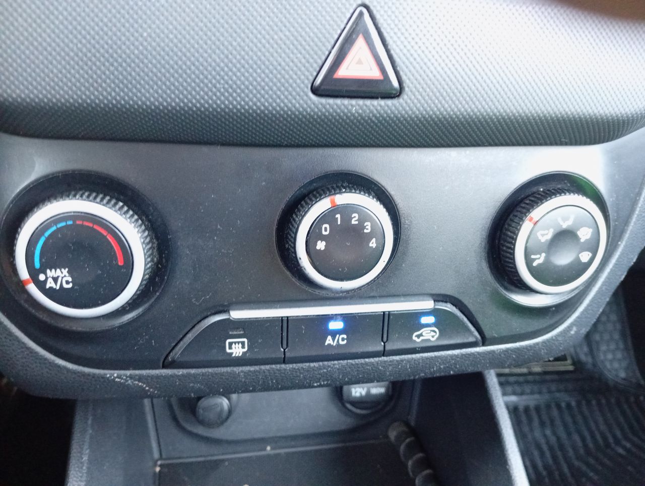 HYUNDAI - 20