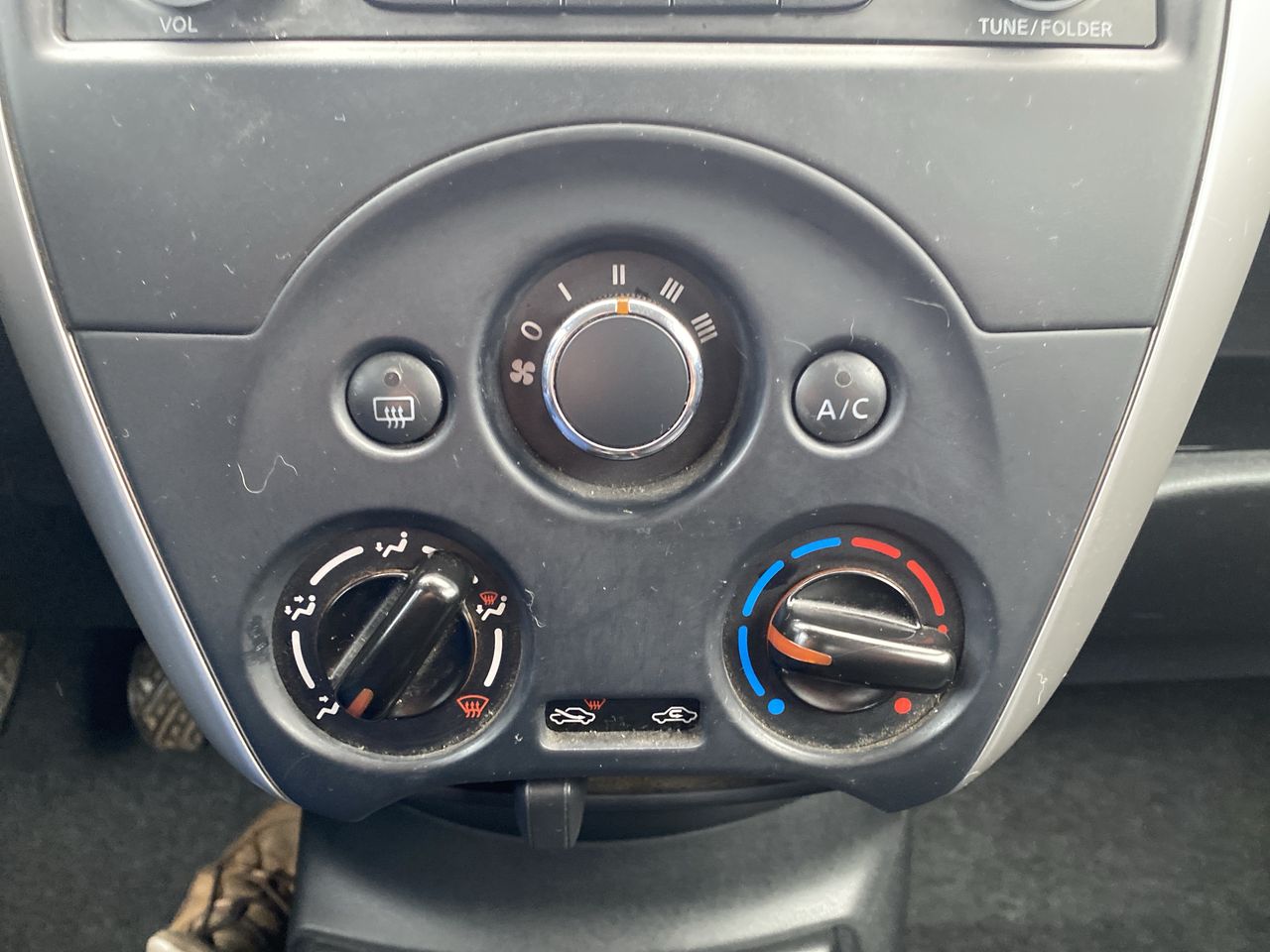 NISSAN - 19
