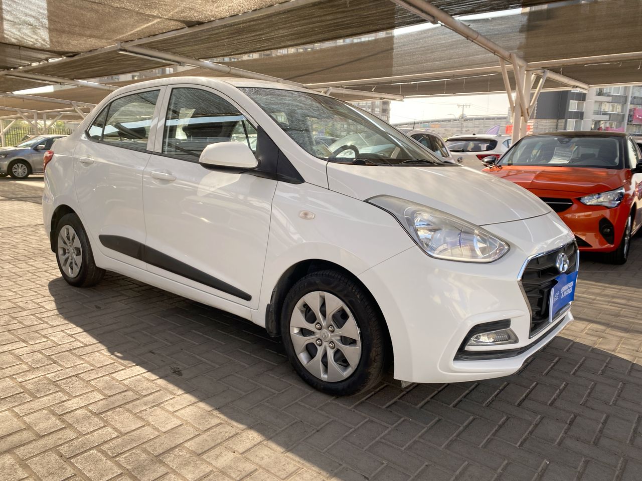 HYUNDAI - 3