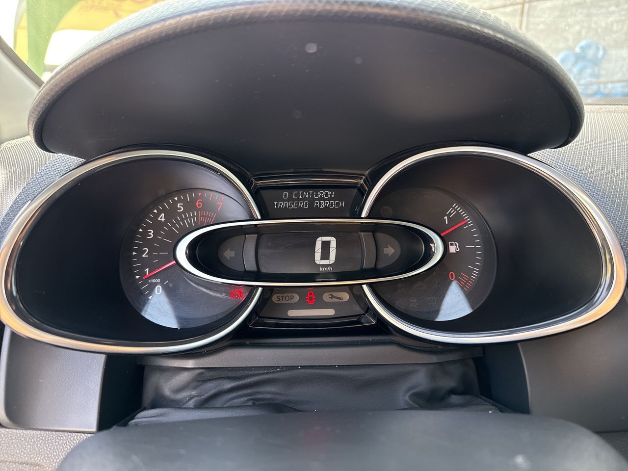 RENAULT - 19